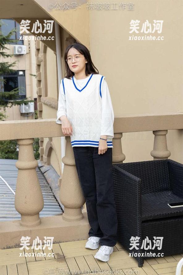 BoBoSocks袜啵啵-稚予 BoBoSocks袜啵啵 - 稚予vans美图合集,无法解释的吸引力,我也想赶紧去拍一组。