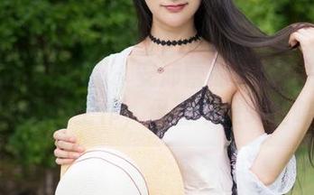 MiStar魅妍社 - 安沛蕾的办公室私拍：我真的在工作，保证不是喝咖啡！