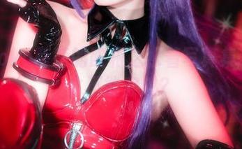 Momoko葵葵的欧根之水着写真集：谁说水不能穿越？