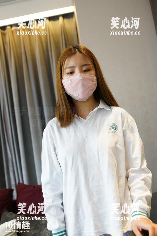 关于美图和壁纸：ROSI的空姐制服真的有种让人想去搭飞机的魔力。
