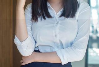 TuiGirl - Yu佳妮在图集里的红裙，分享每一帧干脆利落的俏皮。