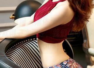 UGirls尤果网 - 娜依灵儿的婚纱分享：谁说婚纱就得一本正经，我们也可以Adventurous！
