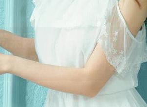 UGirls尤果网 - 徐梓伊的网袜时光，原图和套图里悄悄藏着的小犒赏。
