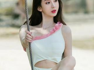 UGirls尤果网 - 不如试试这套陈雅漫浴室合集壁纸，能不能带来点灵感呢？