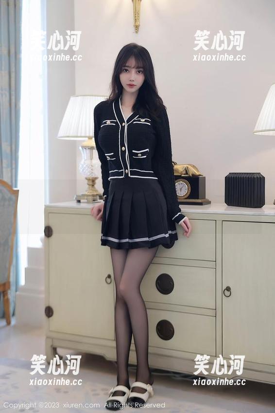 Xiuren秀人网 - 有点小期待，LindaLinda定制的美腿，谁能扛住？