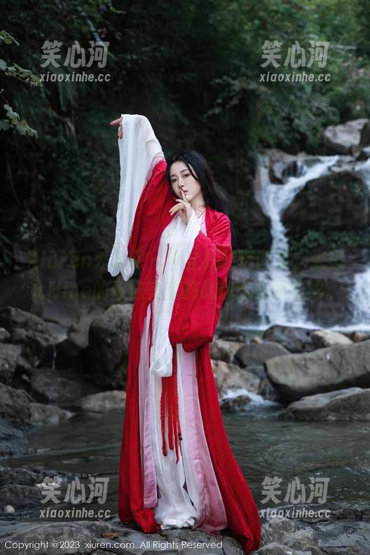 Xiuren秀人网 - 不止是精选图包，张思允Nice的丝袜美臀挑战你的眼球极限。