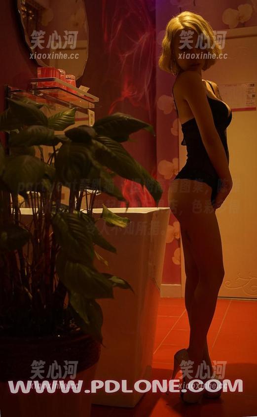 partycat轰趴猫-陈雅漫 partycat轰趴猫 - 漫游高清图集,陈雅漫的礼服让我想起宠物玩具店,色彩多得令人不知所措。