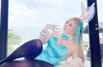 原图展示：サク(saku)的Fantia2021年写真集，一点也不低调呀！