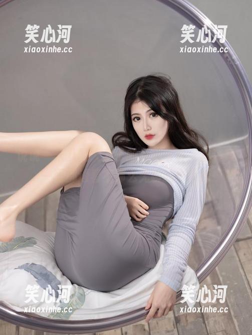 说说一米八的大梨子的私房写真，套装每一面都透着不那么无聊的小清新