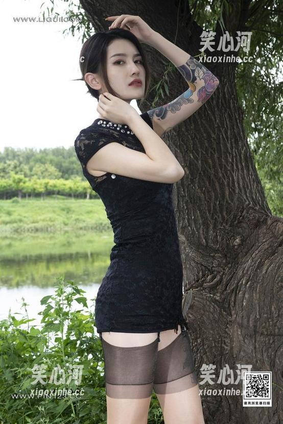 丽柜-潘潘 丽柜 - 潘潘的全套裤里丝图集:轻松愉快,谁说裤子不能有情感?