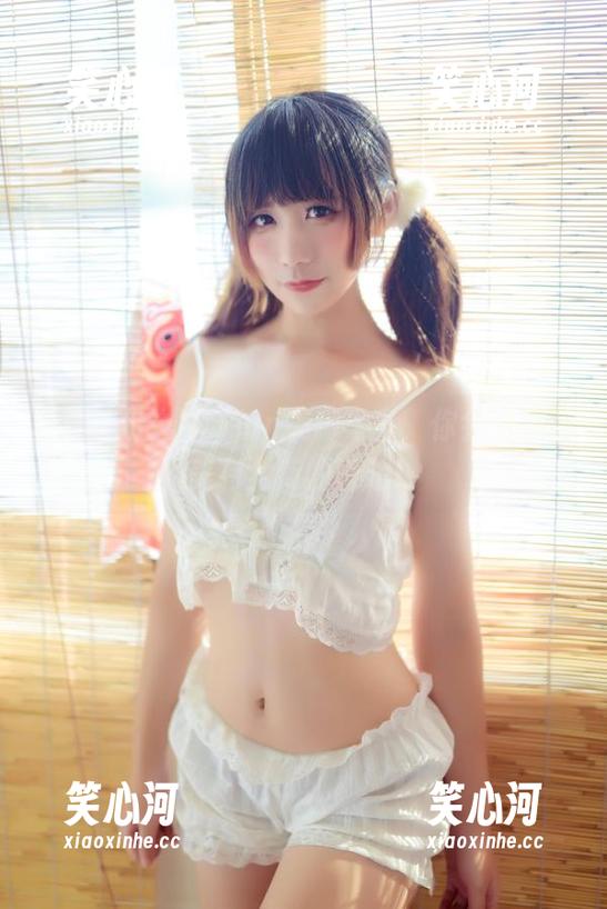 九曲Jean 下载这份九曲Jean美脚写真,你会对脚的美有全新的看法!