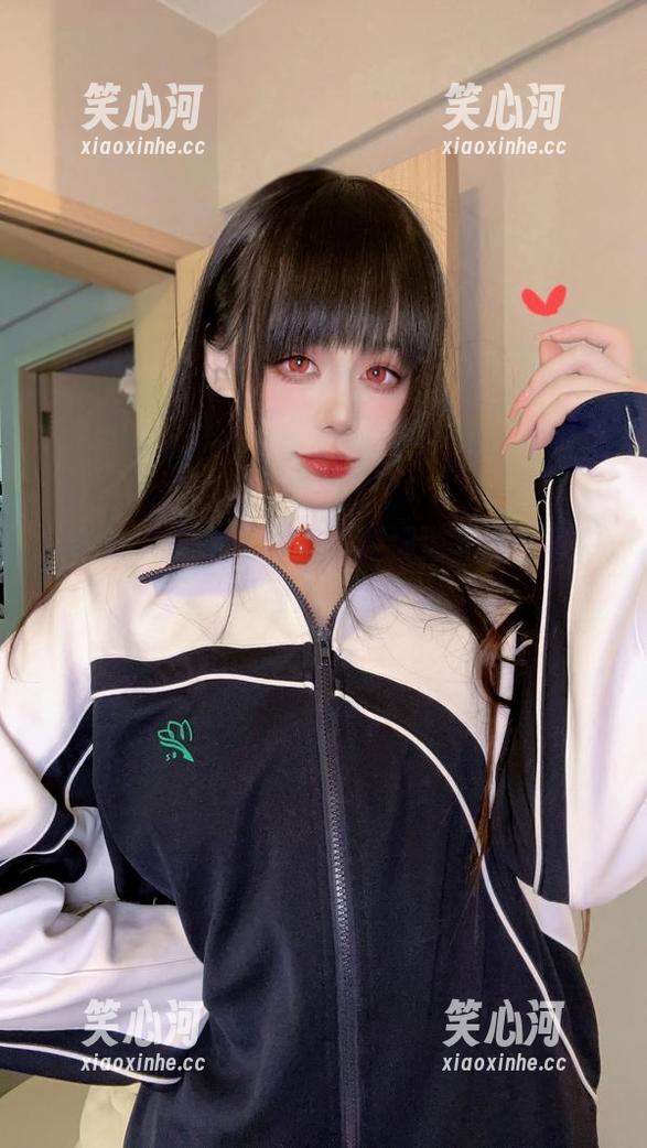 九言 精选的九言美图,海边的那道光比想象中更耐人寻味。