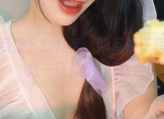 无圣光照耀下的九言，卯月桃子写真，像是一场糖果派对！