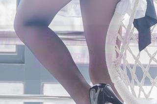 原图福利在这里，南鸽的透明女仆构图哦，意想不到的细腻。