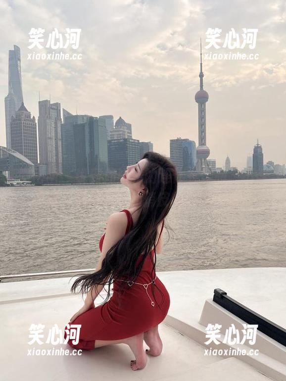 周妍希 微密圈 - 说到周妍希的连体衣作品,不得不提,那种优雅和俏皮的微妙平衡!