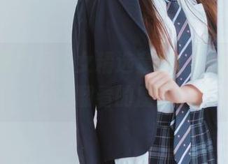 喵糖映画白裙少女精选套图，酝酿着一种想要翻看的魔力。