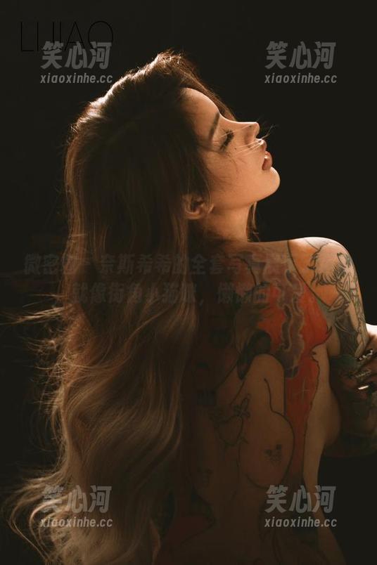微密圈 - 奈斯希希的全套写真展示了运动，就像街角小猫咪，懒懒的可爱。