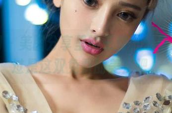 尤果网 - 美图分享里的王莹，最稀缺的不过是这双免费的美足吧。