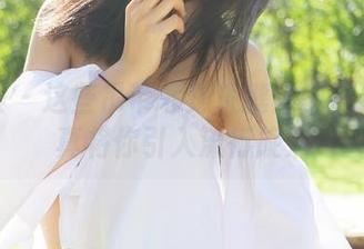 尤蜜荟 - 这些吊带才是关键！田冰冰的写真将你引入流行旋涡