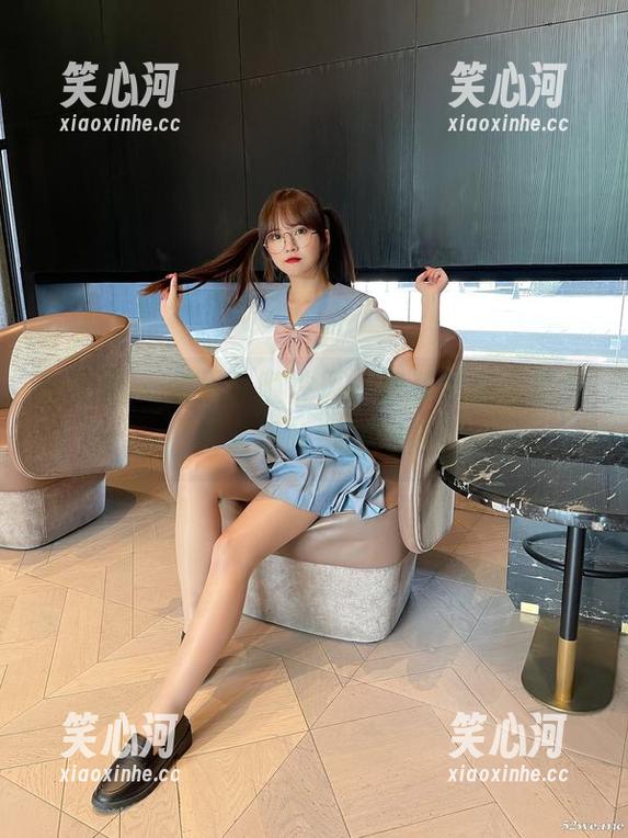 微密圈 - 张思允随性风，套装造型无圣光，图包里啥都能想象！