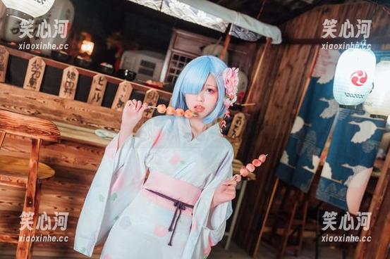 捧住校服的晕崽Zz，在线图集里展现的都是小心思