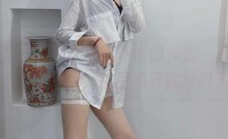 微密圈 - 杨大乐乐很靠谱的美腿，高清到让你怀疑人生！美图点开就没门了！