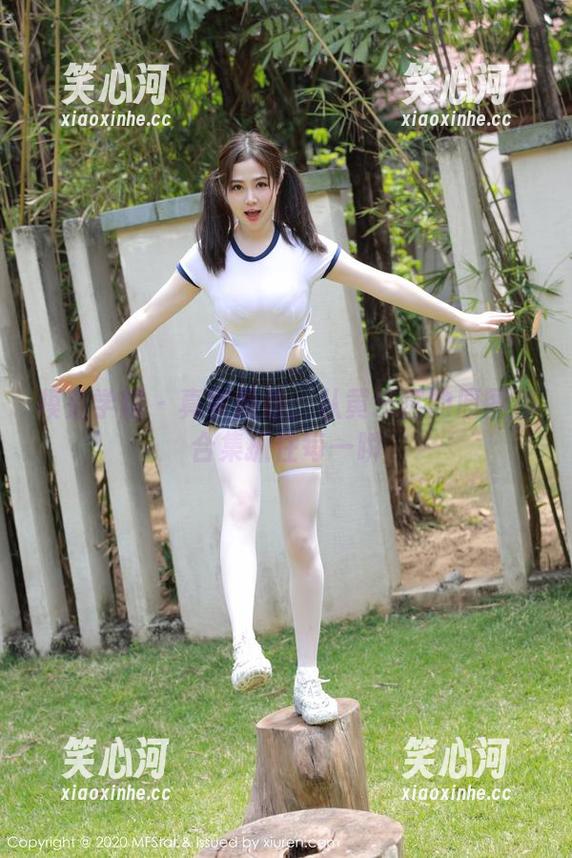 模范学院 - 真实黑色：从黄乐然的原图和合集抓住每一瞬