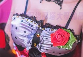 这身体操服，搭配洛丽塔大哥的最新作品集，简直把运动和优雅结合了，反差萌不？