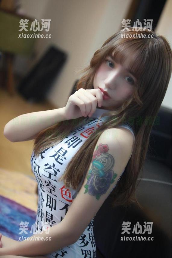 洛丽塔大哥的泳池cos，图集中每张都想用来编个炸天的故事。