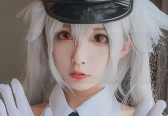 谁说黑色不鲜艳？清颜颜子的作品等你来下载！