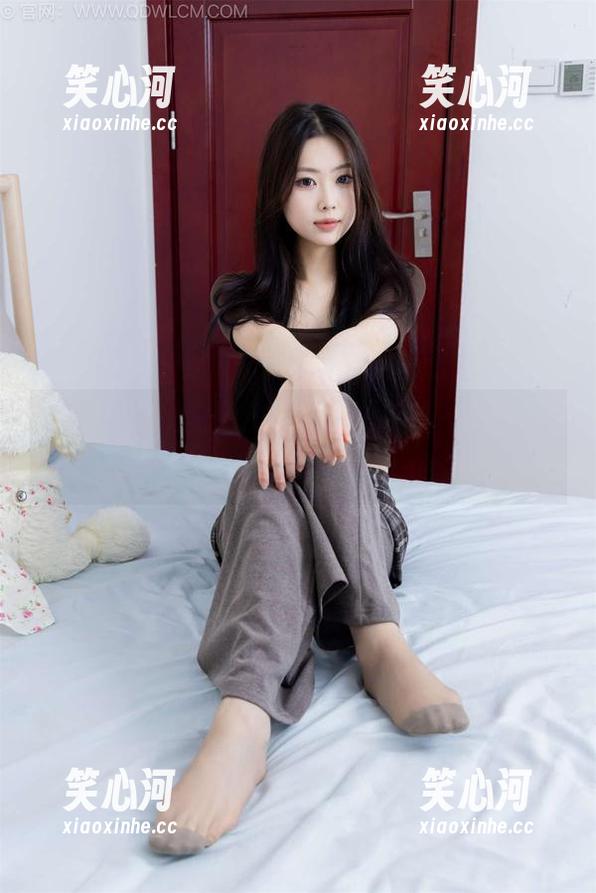 物恋传媒 - 小谷的最新私拍：微风拂过，附赠美丽的发蜡