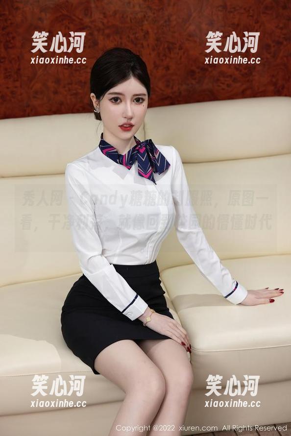 秀人网 - Candy糖糖的制服照，原图一看，干净利落，就像回到校园的懵懂时代。