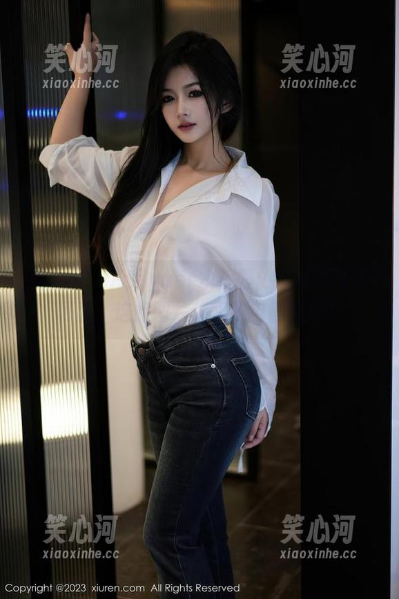 秀人网 - 冷月yuer水手服：定制属性不明显，这组图片像极了电影海报！