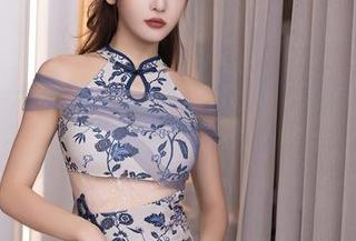 秀人网 - 从奶酥这里集合的学姐写真：读书、自拍，两不误！