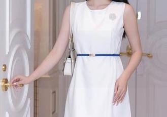 秀人网 - 糯美子mini和她的御姐冒险集，谁能抵挡得了这诱惑？