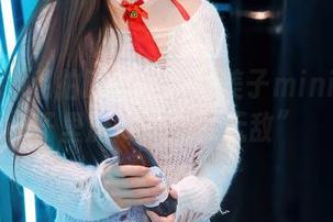 秀人网 - 私拍时刻：看糯美子mini在白裙子里施展“优雅无敌”