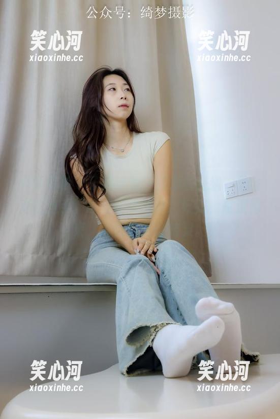 绮梦摄影 - 子涵连着一床睡衣在线，最会穿的选手。原图闪亮登场，好吧，扯淡结束，请就结果论结果。