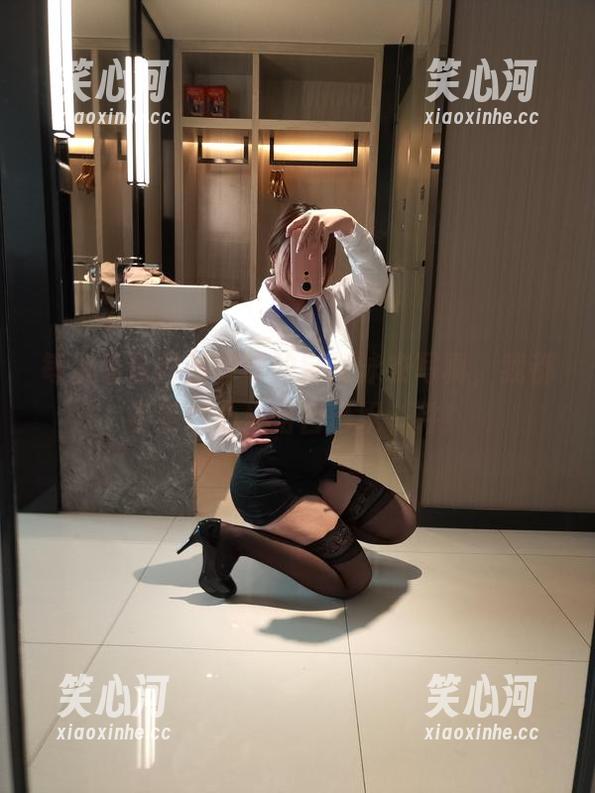 每次看自闭颜球球的定制泳衣写真，我都不禁在心里给自己织一件！