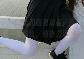 西尔酱穿着金鱼和服晃动着，高清原图像是一池清水，感染力满分！