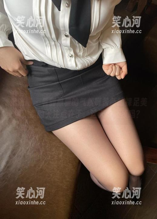 雅雅的气质呀 微密圈 - 看到雅雅的气质呀最新的裸足美图,我的关注点在于,这天气还凉吗?