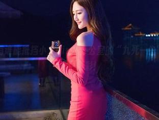 青豆客 - 有谁能抵挡小九Vin在办公室的“九死一生”？换套图看更精彩！
