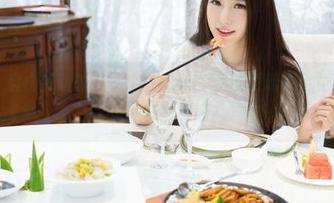 魅妍社 - 自由流动的气场，丽Yovi女王的图册完全免费，谁说王权不能兼顾？