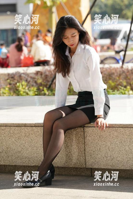 魔镜街拍私拍图集火热发布：短裙女杀手婷婷的行动，风味无穷